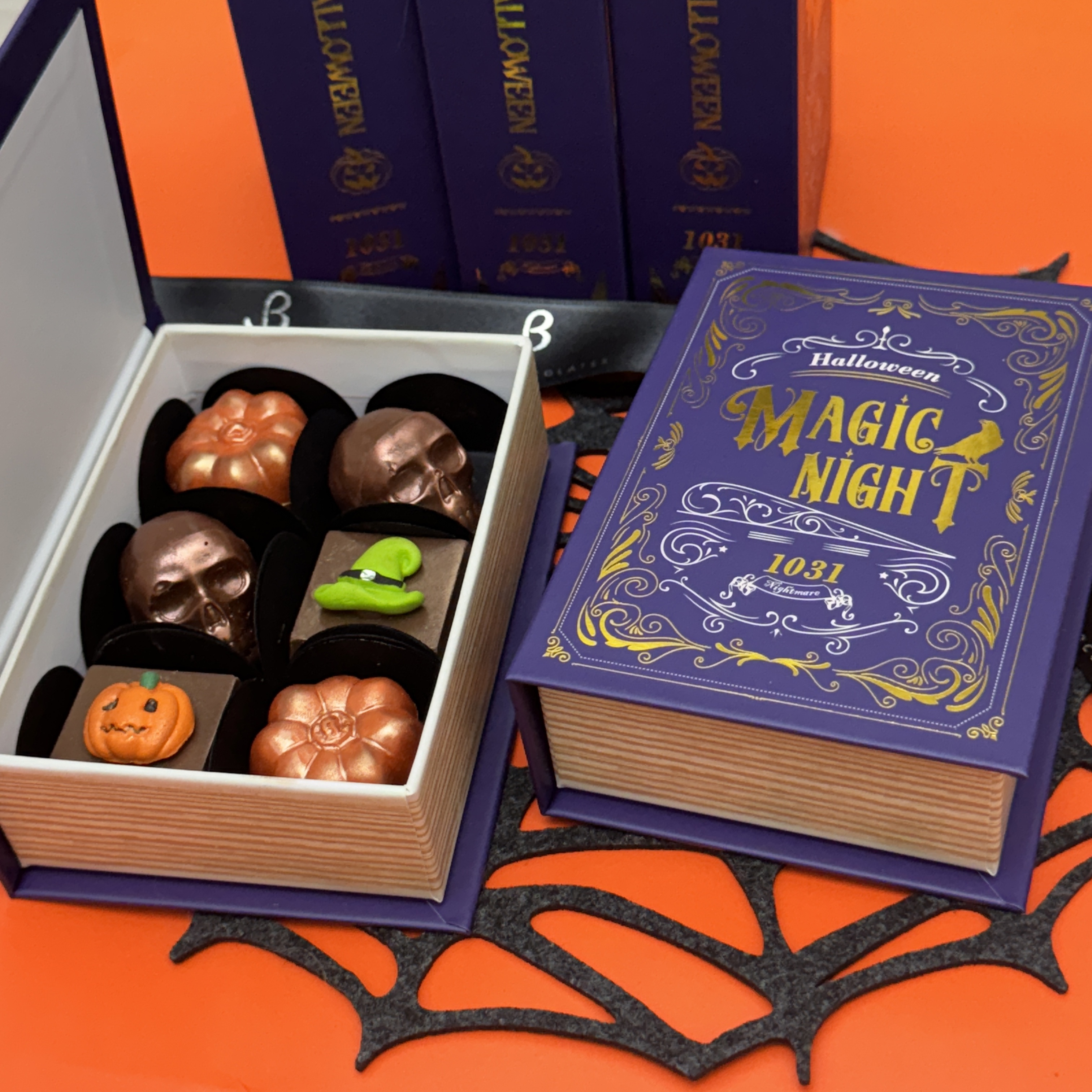 LIVRO HALLOWEEN 6 BOMBONS