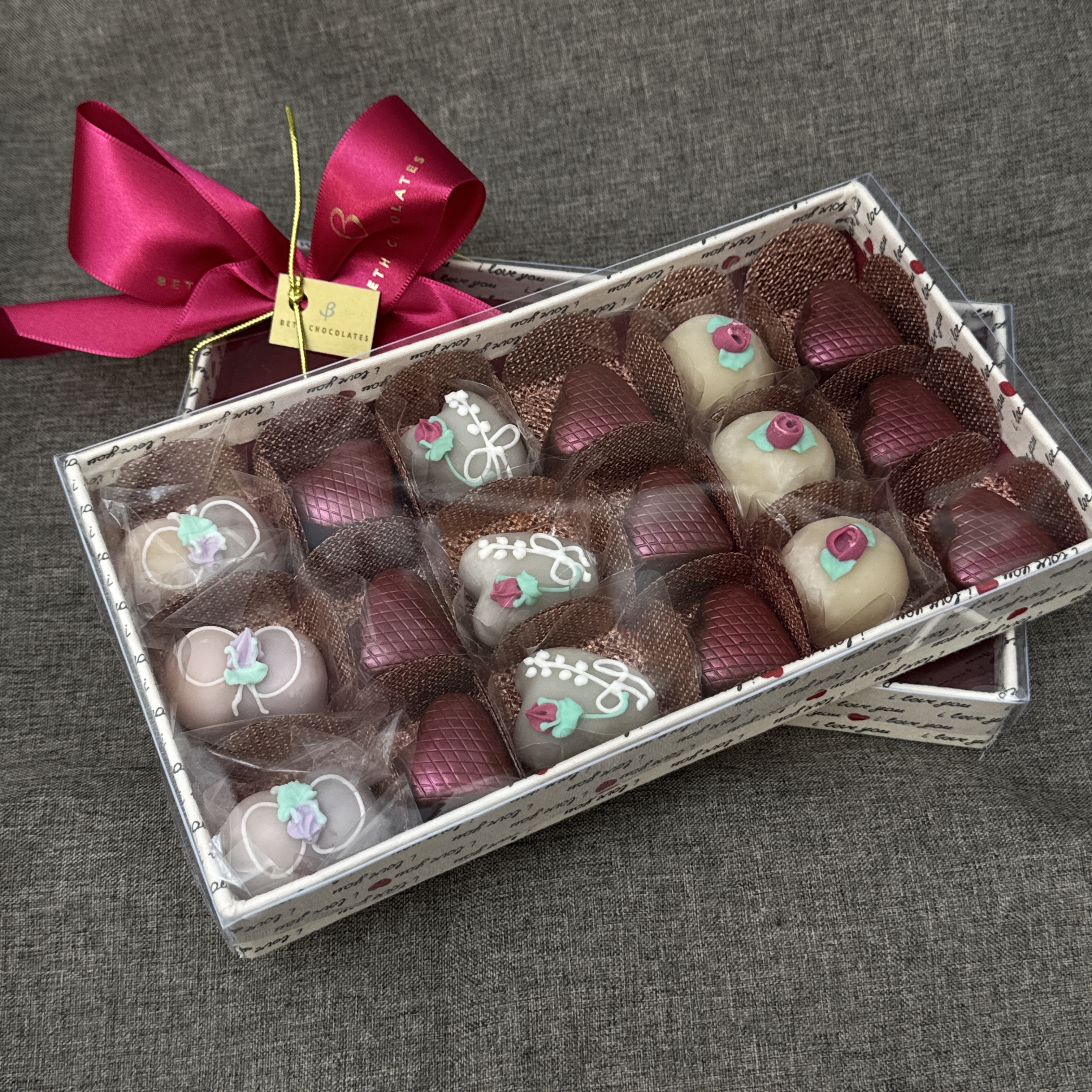 CAIXA FONDANT E BOMBONS 18 UNIDADES