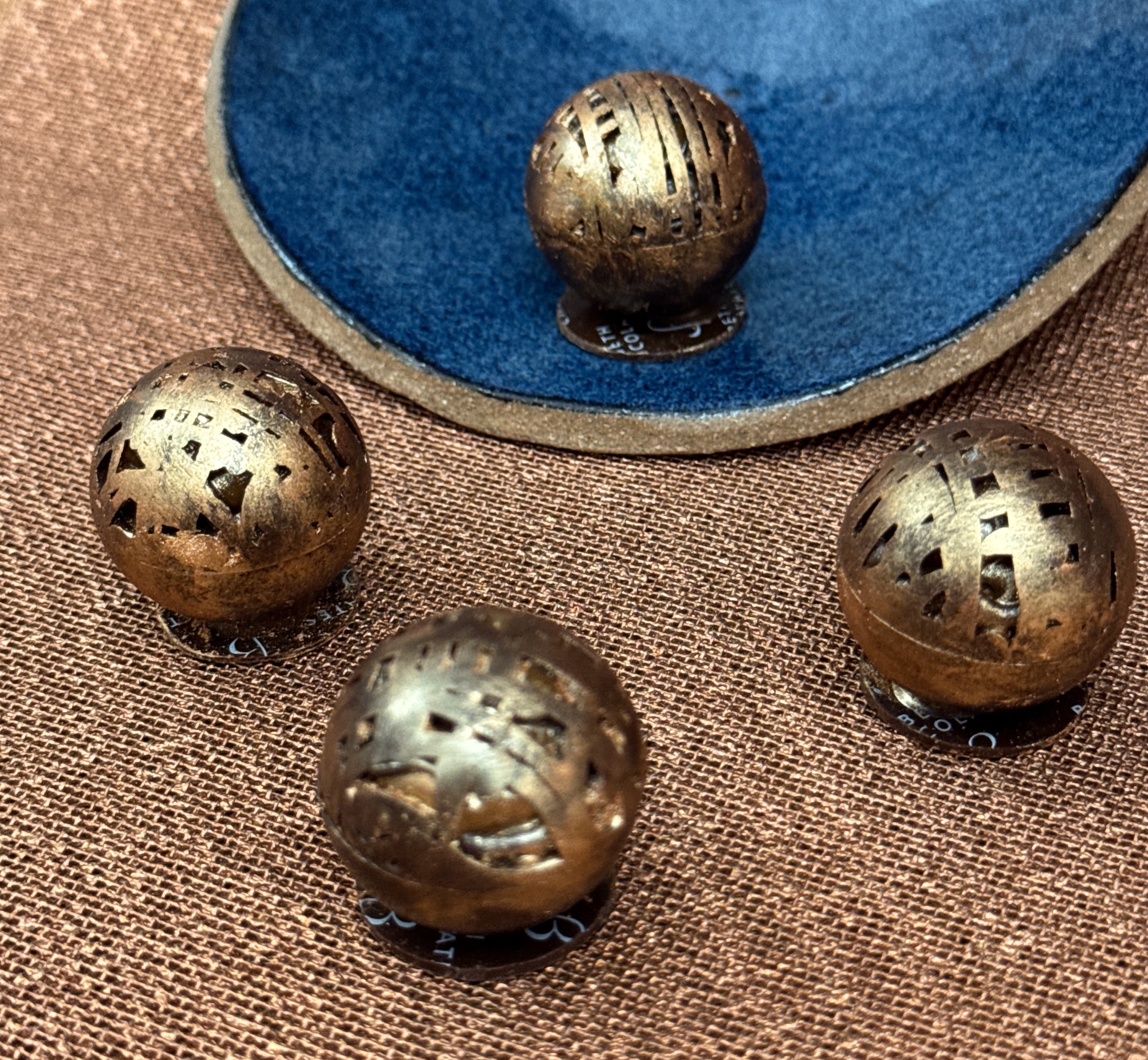 ESFERA RENDADA GOLD